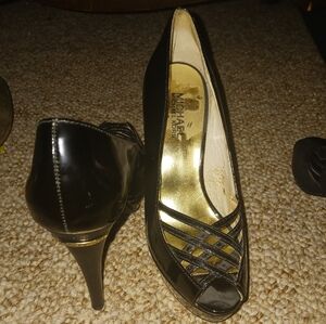 Michael Kors black patent leather platform stilettos size 7